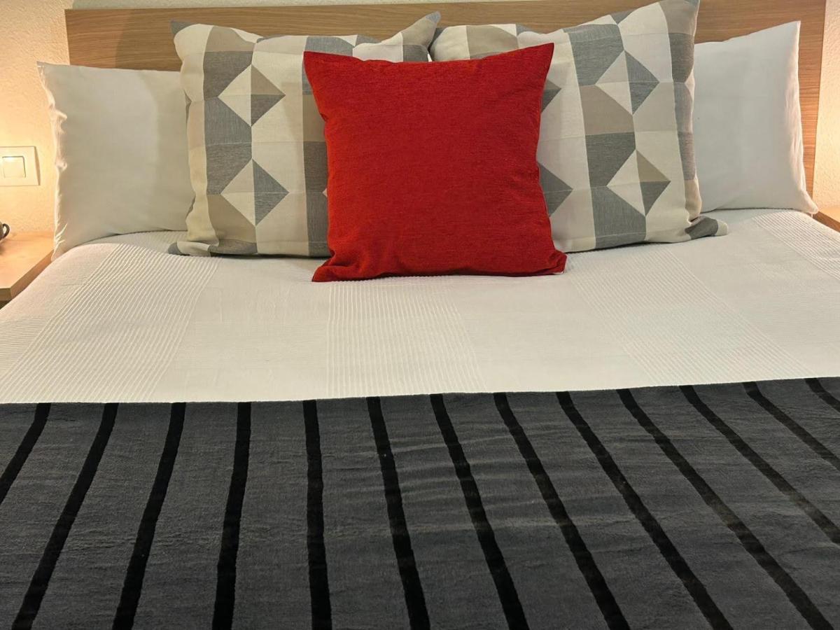 Apartamento Suite Torre Alta Parking Gratis Sevilla Kültér fotó
