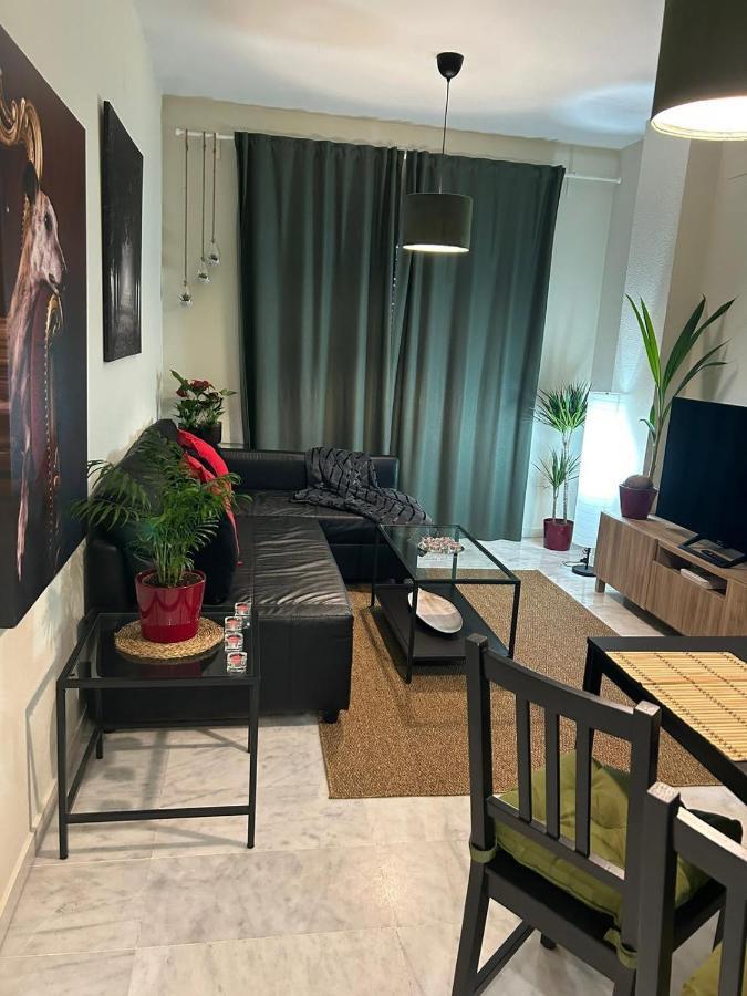 Apartamento Suite Torre Alta Parking Gratis Sevilla Kültér fotó